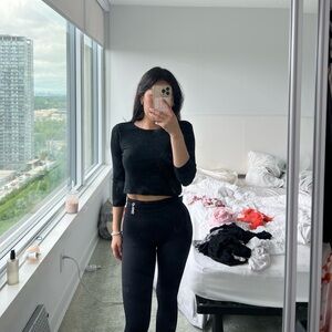 Brandy Melville quarter sleeve